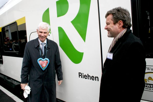 Dezember 2008: Feierliche Eröffnung der neuen Haltestelle Riehen-Niederholz.